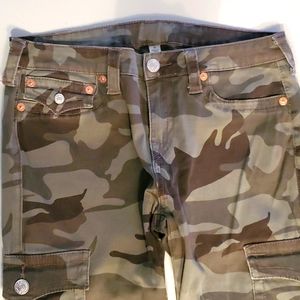 True Religion Cargo Green Camo Legging ~Women's